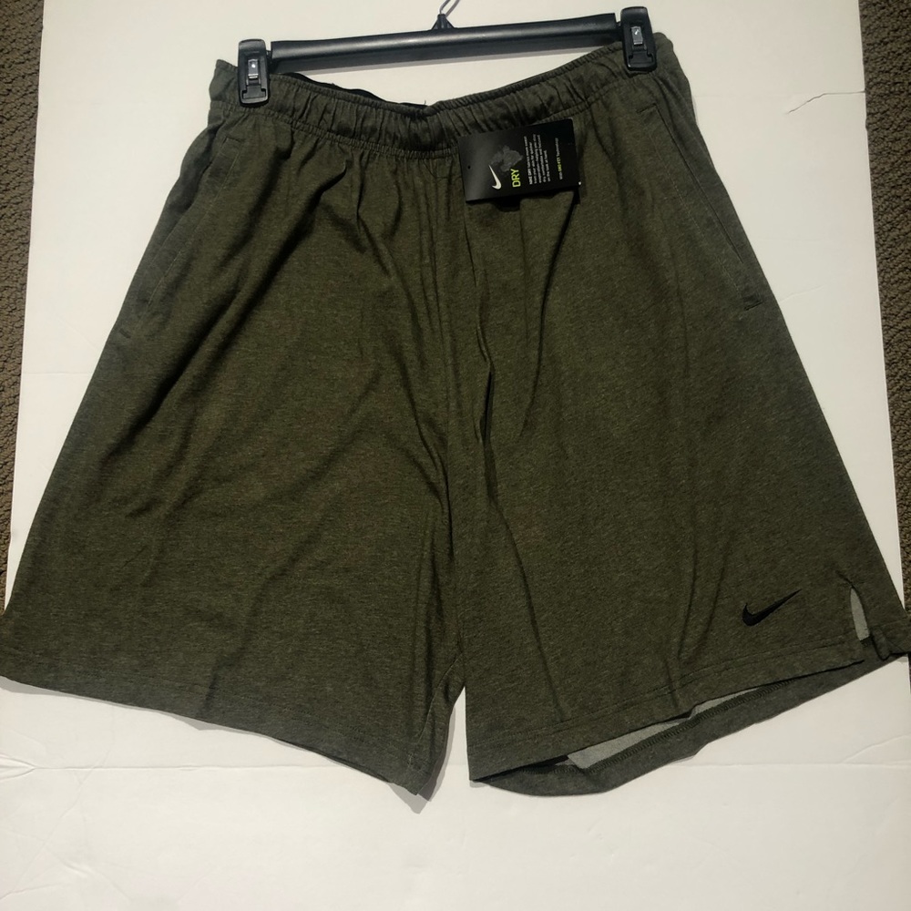 NIKE Men’s Dri-Fit Shorts (XXL)